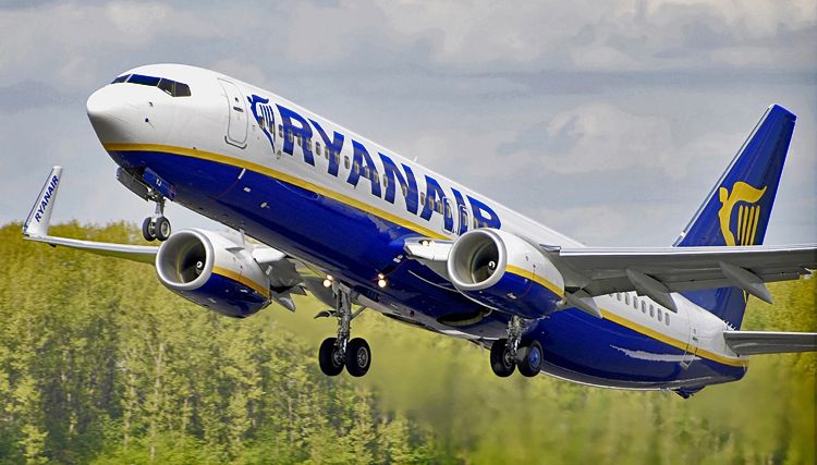 Ryanair żąda 14 tys. zł od pasażera za zakłócenie lotu!